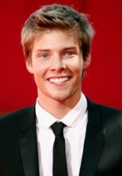 Download all the movies with a Hunter Parrish
