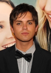 Download all the movies with a Thomas Dekker