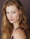 Download all the movies with a Alyssa Sutherland