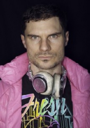 Download all the movies with a Flula Borg