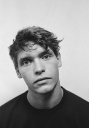 Download all the movies with a Billy Howle
