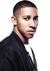 Download all the movies with a Keiynan Lonsdale