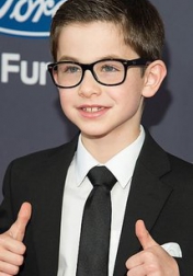 Download all the movies with a Owen Vaccaro