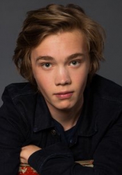 Download all the movies with a Charlie Plummer