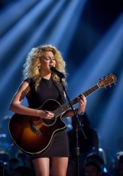 Download all the movies with a Tori Kelly