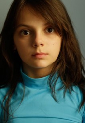 Download all the movies with a Dafne Keen