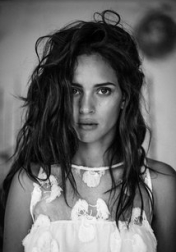 Download all the movies with a Adria Arjona