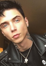 Download all the movies with a Andy Biersack