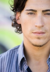 Download all the movies with a Andrew Keegan