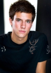Download all the movies with a Drew Roy
